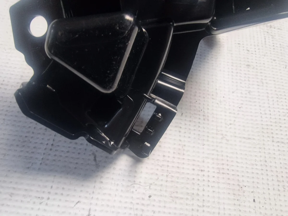Skoda ENYAQ Halterung Stoßfänger Rechts Vorne image 8