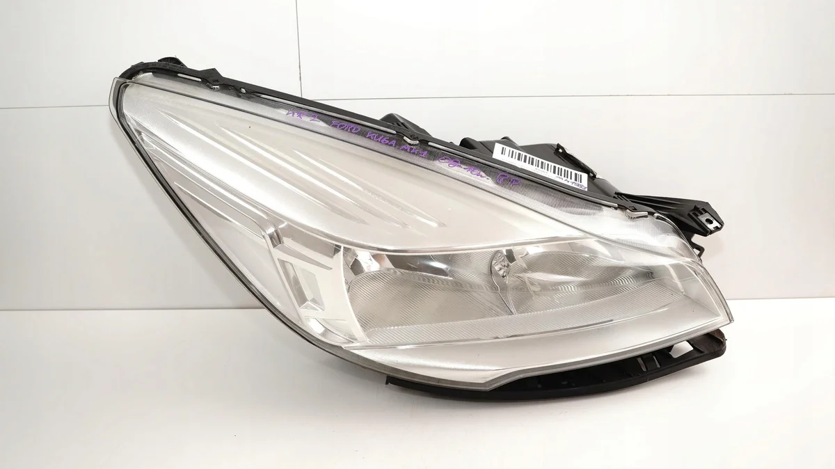 Farol Ford Kuga MK2 2013-2016 Direito Usado