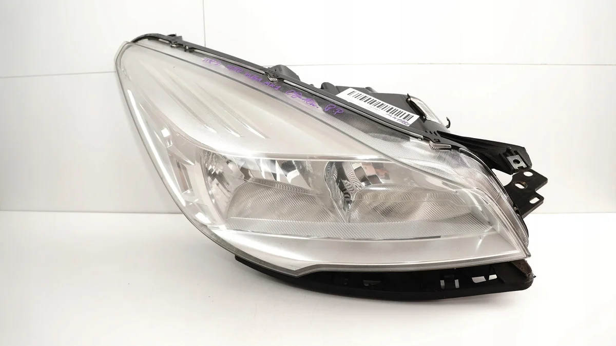 Phare Avant Droit Ford Kuga MK2 13-16 OEM 1354250926 image 3