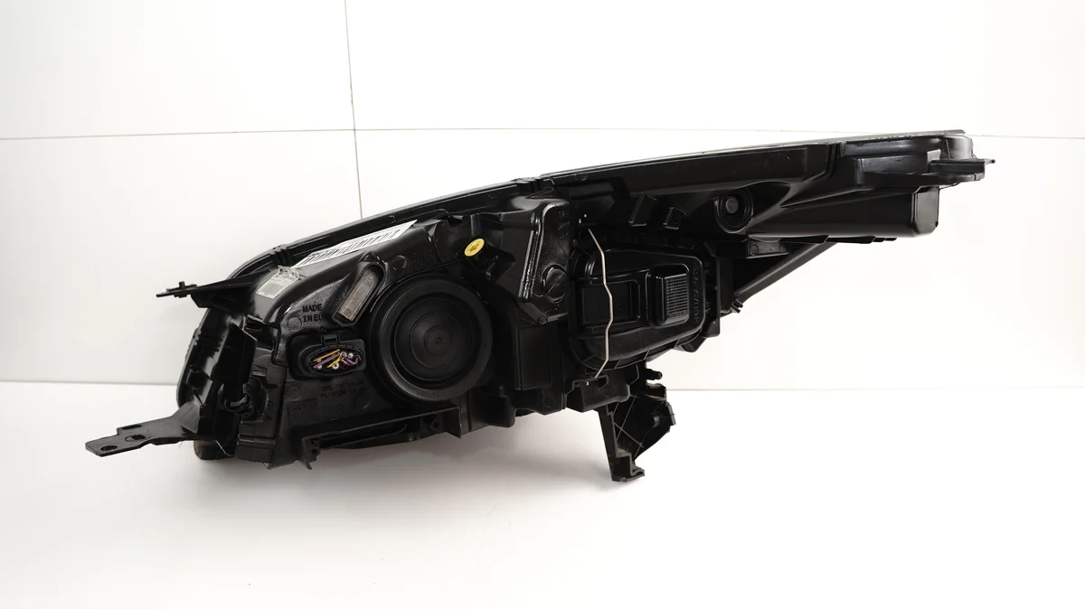 Phare Avant Droit Ford Kuga MK2 13-16 OEM 1354250926 image 4