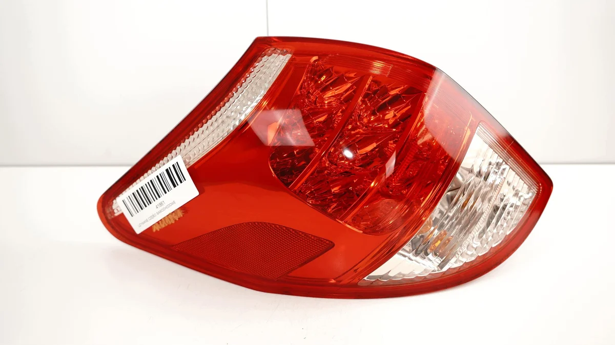 Luz trasera izquierda Toyota RAV4 III 05-08