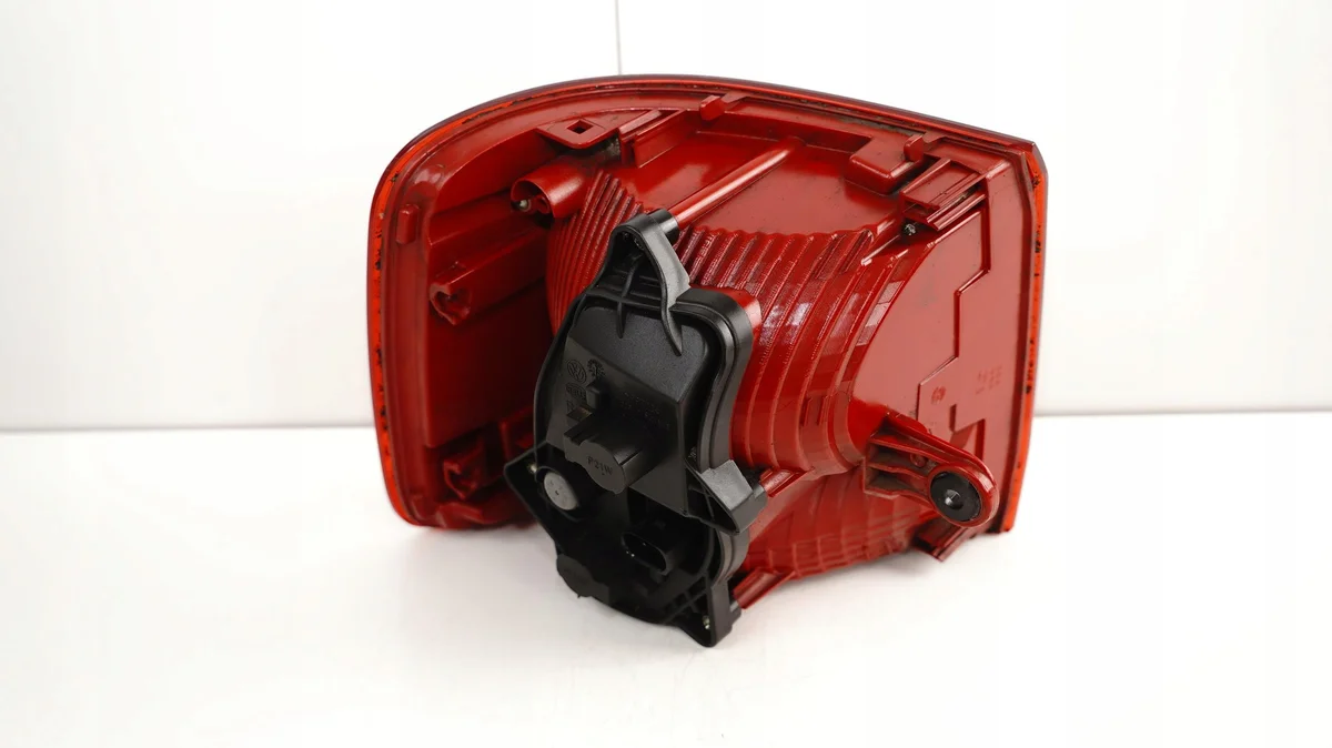 Luz trasera derecha VW Touran 1T3 (10-16) image 4