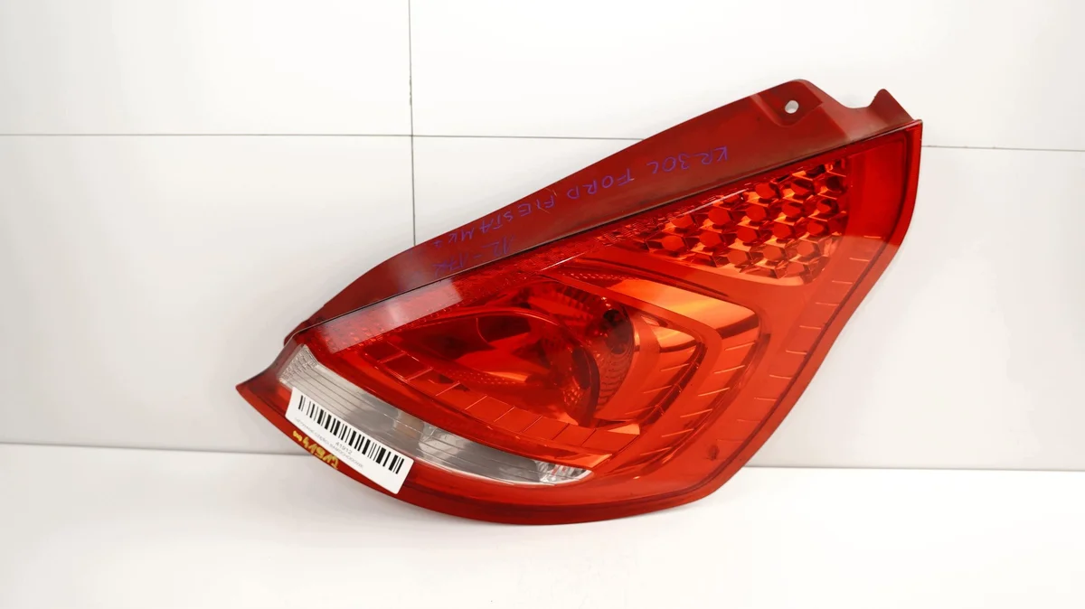 Lanterna Traseira Ford Fiesta MK7 2008-2012