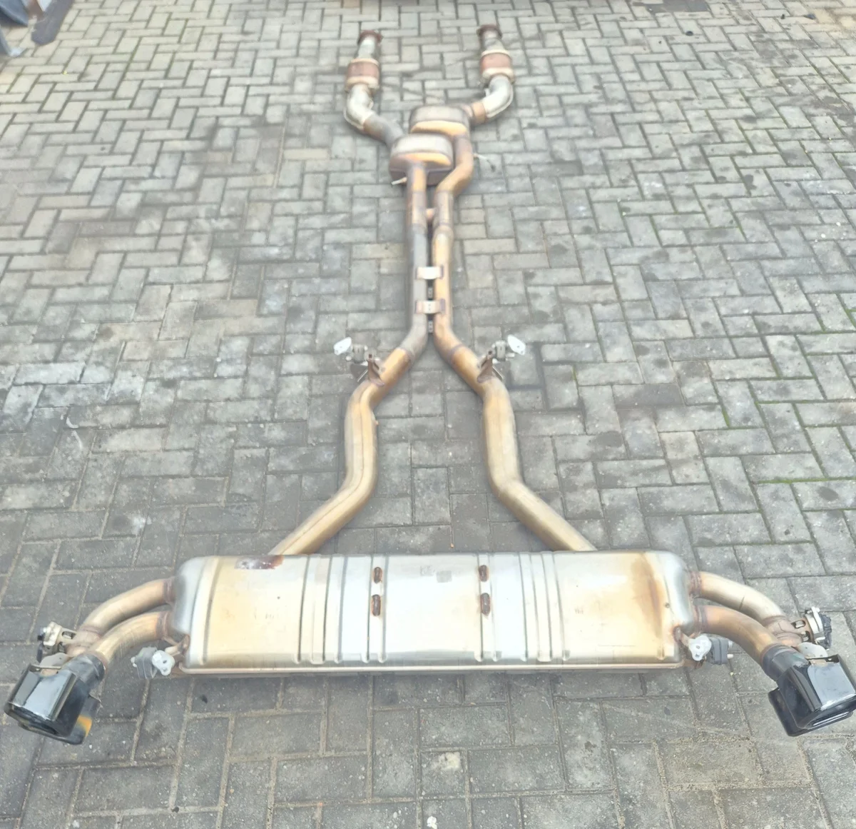 BMW XM G09 Système d'échappement Silencieux