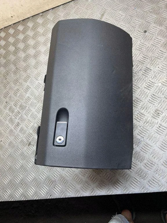 Mercedes-Benz E W212 Storage Compartment 107751