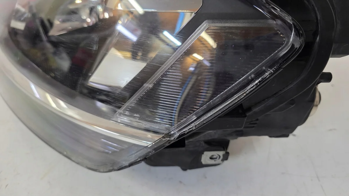 Farol Esquerdo VW Golf VII 7 Usado image 3