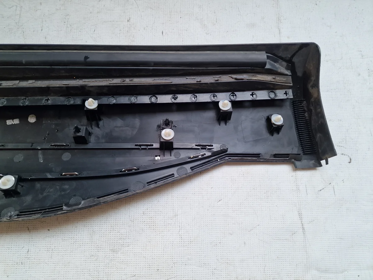 MG HS 2020- Moldura Porta Esquerda Traseira image 10