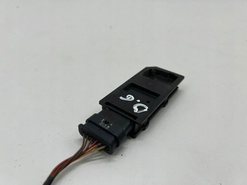 Versterker Antenne VW Golf 5WA962133B image 3