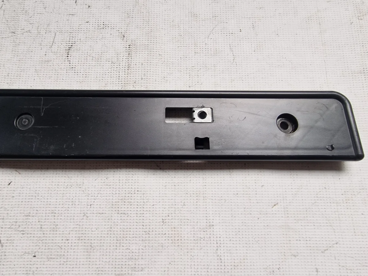 Toyota RAV 4 IV Support Plaque Immatr. Avant image 3