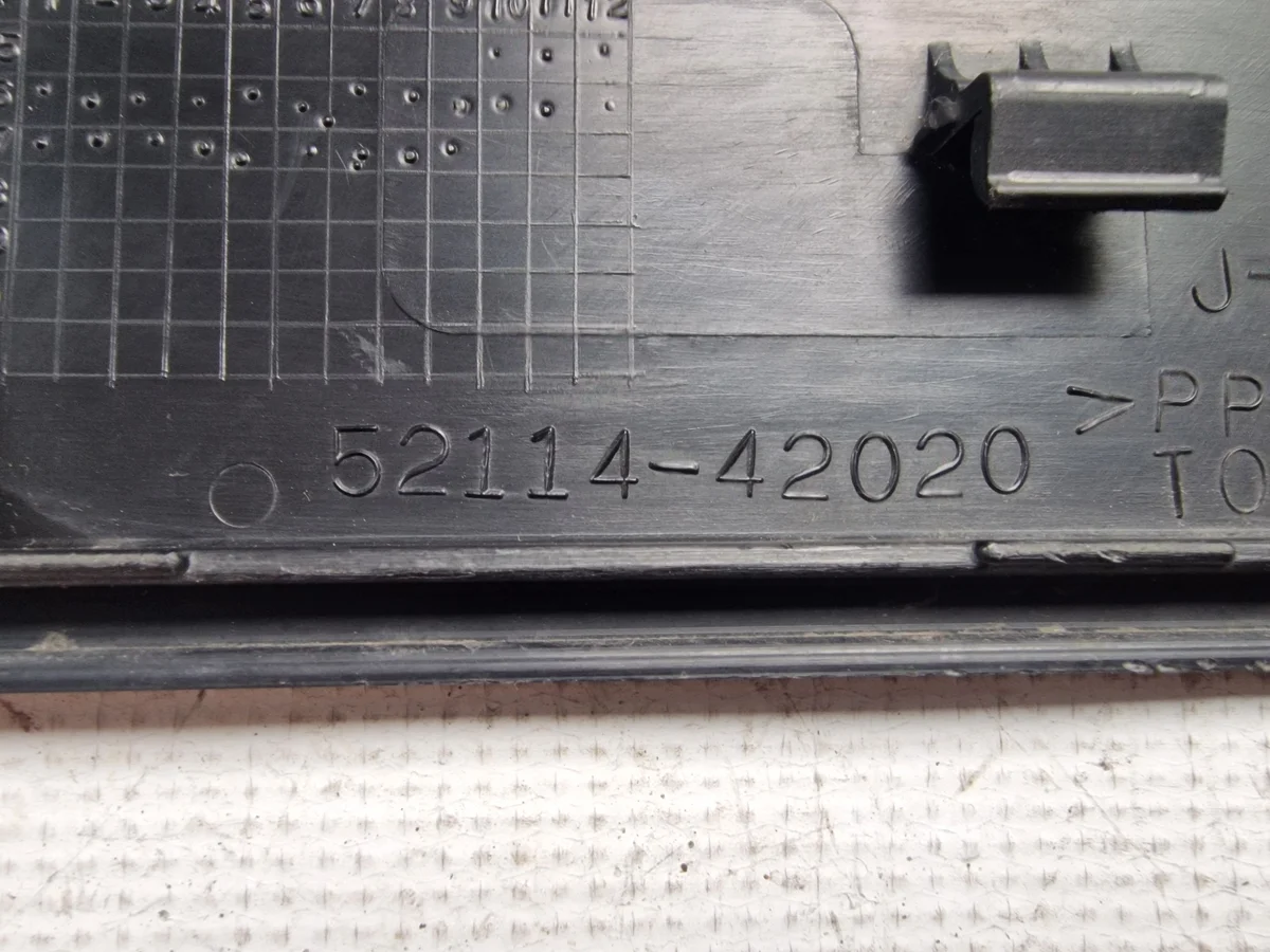 Toyota RAV 4 IV Support Plaque Immatr. Avant image 5