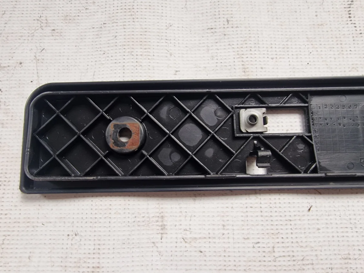 Toyota RAV 4 IV Support Plaque Immatr. Avant image 6