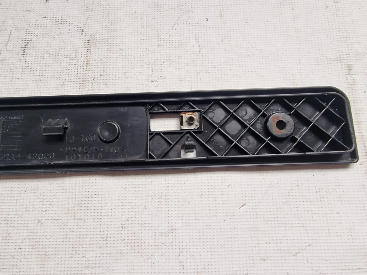 Toyota RAV 4 IV Support Plaque Immatr. Avant image 7
