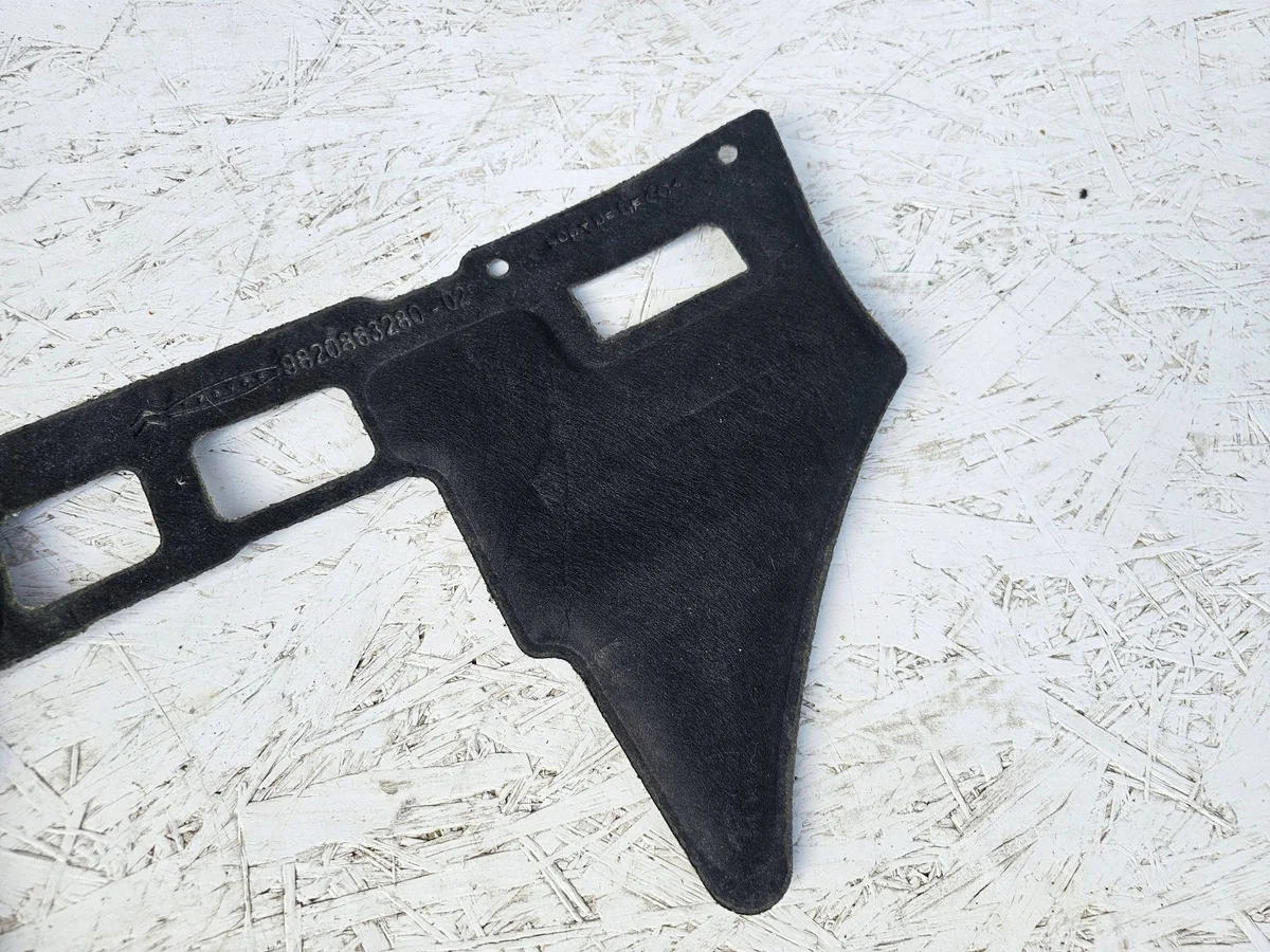 Peugeot 208 II Isolamento Sob Painel 9820883280 image 3