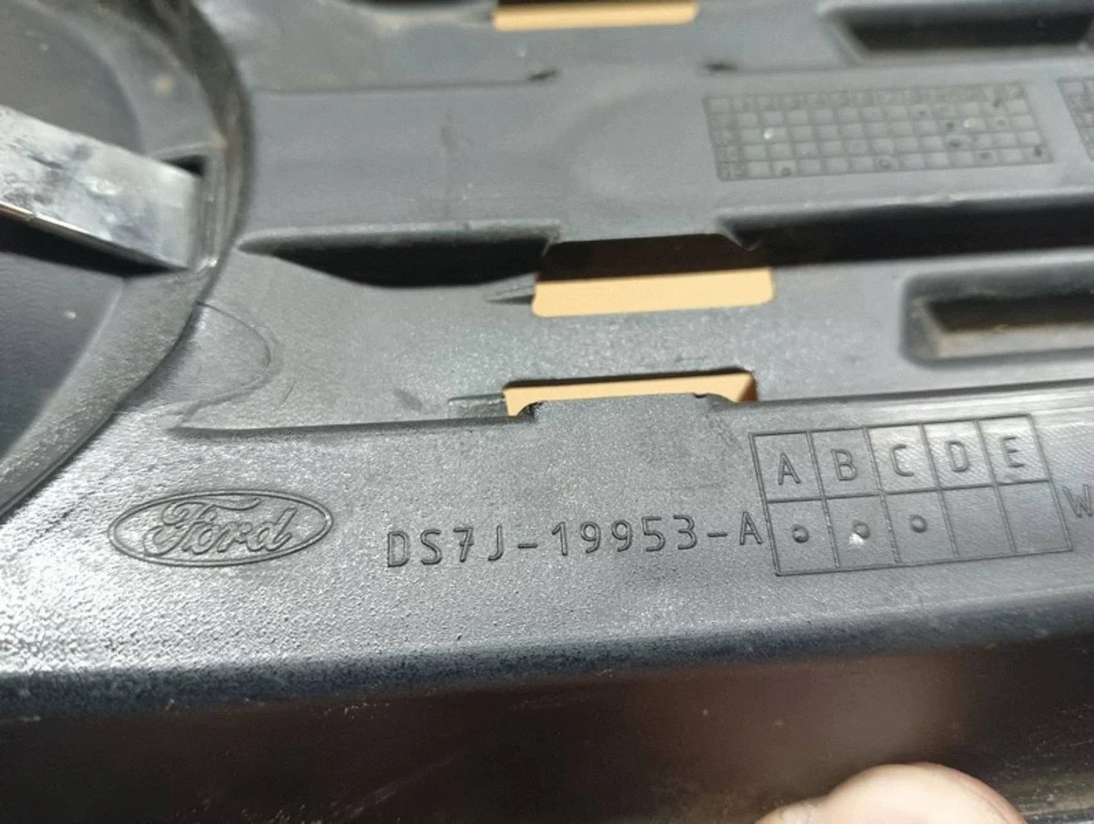 Grill Ford Mondeo MK5 ST Line Vänster Fram image 5