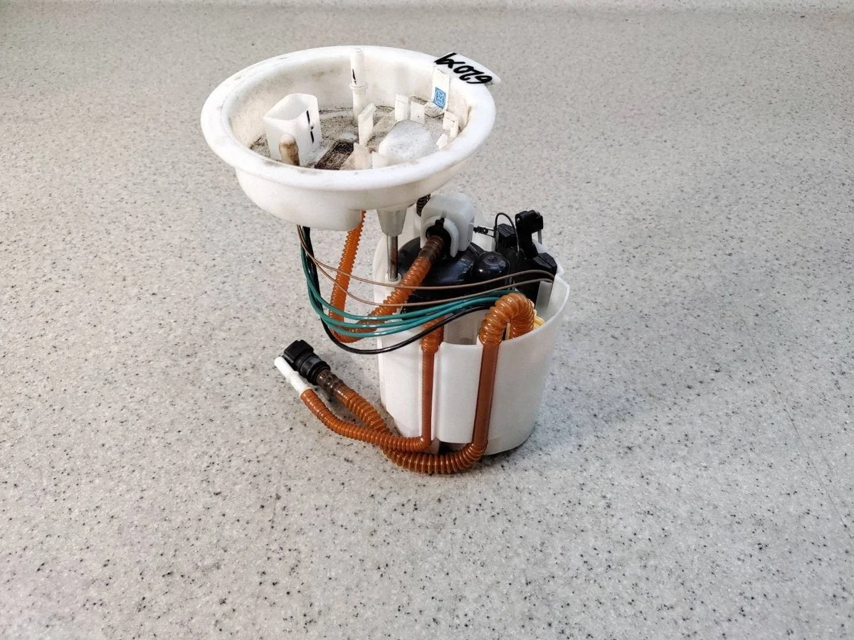 Pompa Carburante BMW X1 F48 2.0i Usata