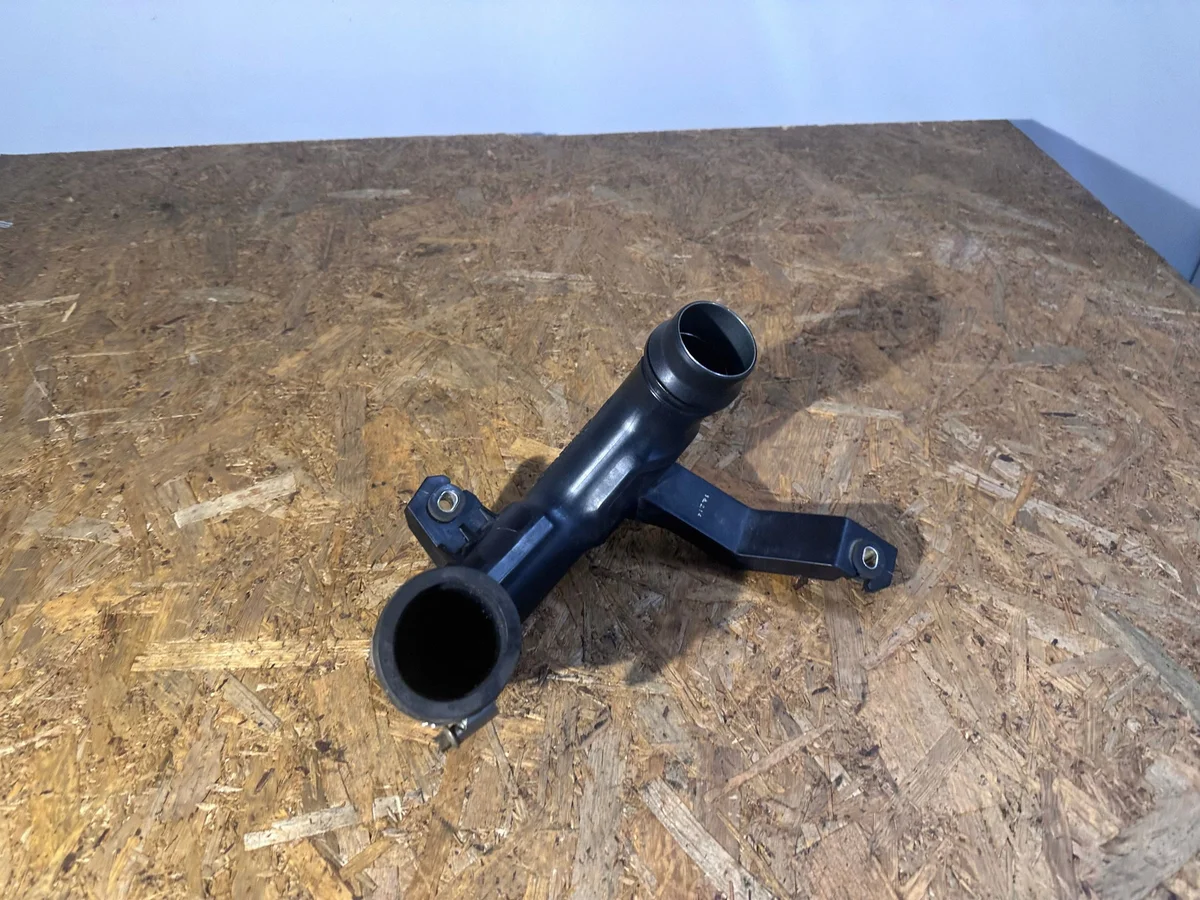 Infiniti OE 144604GC0C Tubo Intercooler