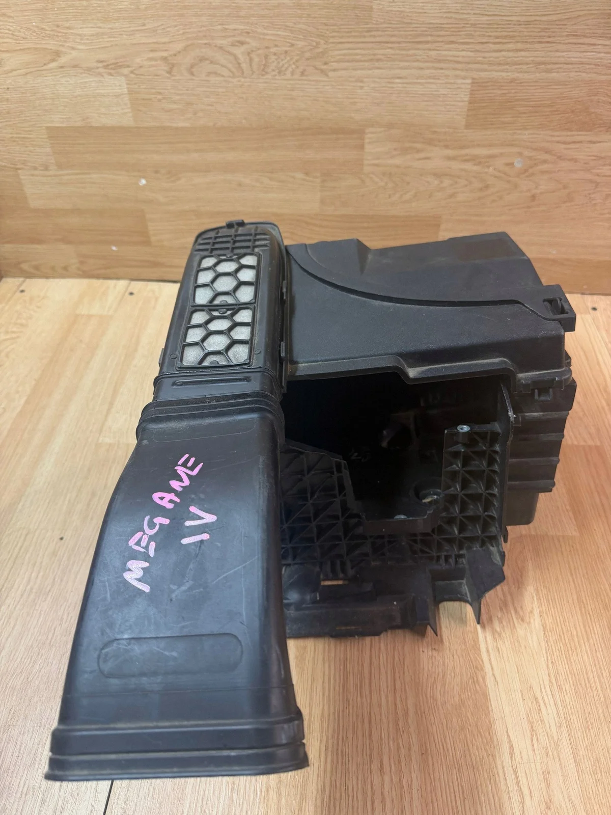 Batterihållare Renault Megane IV 244280249R