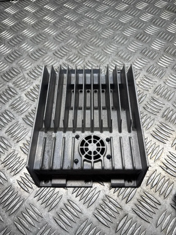 Amplificador Harman Audio Mercedes CLA W117