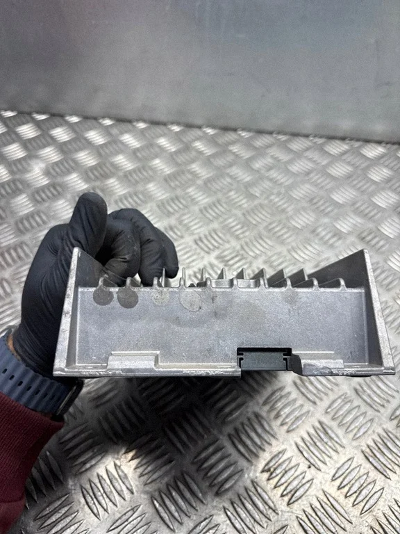 Verstärker Harman Audio Mercedes CLA W117 image 4