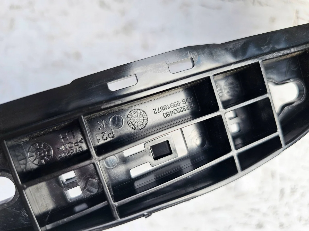Peugeot 208 II Gleitschiene Stoßfänger Rechts Hinten image 6