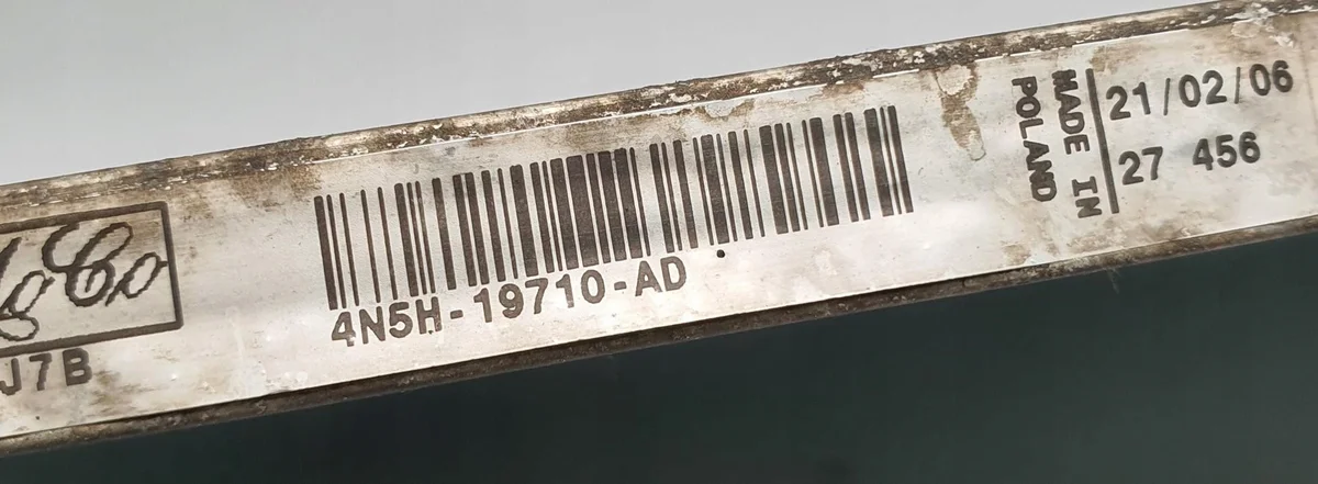 Condensador AC Volvo V50 4N5H-19710-AD Usado image 6