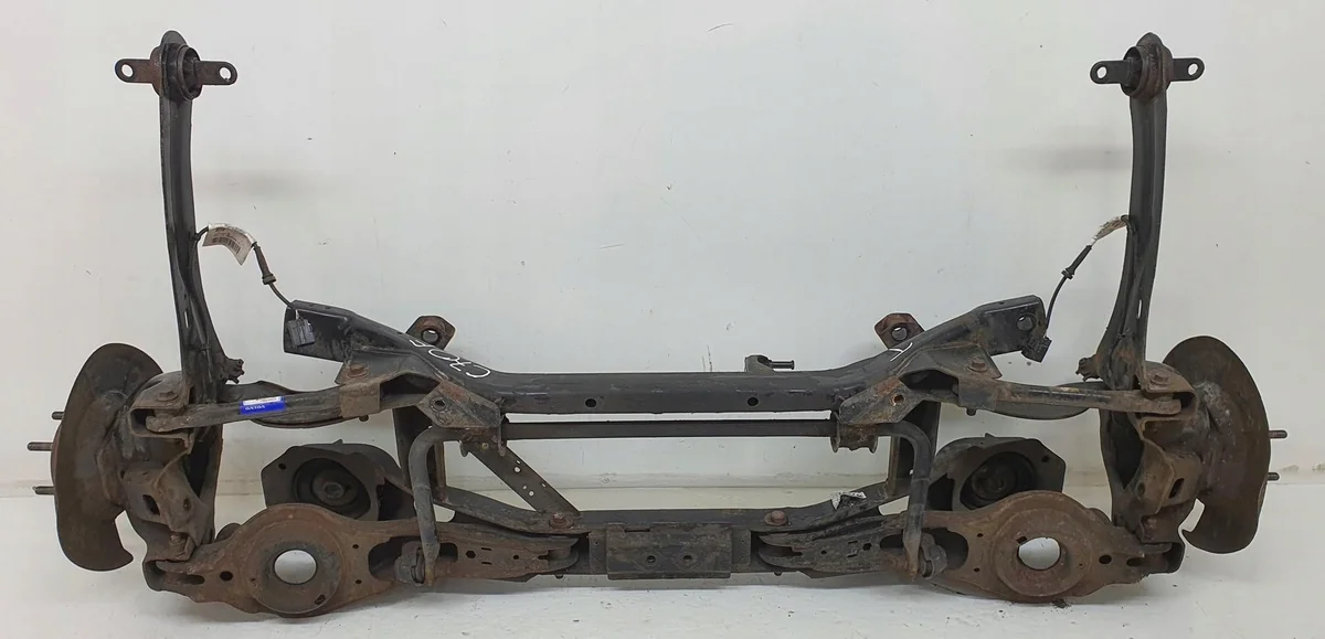Volvo C70 II Rear Axle Beam Used image 8