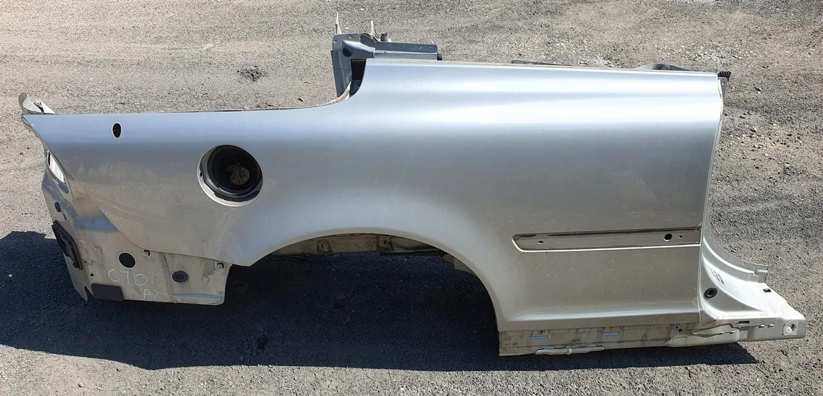 VOLVO C70 II Quart de panneau arrière droit
