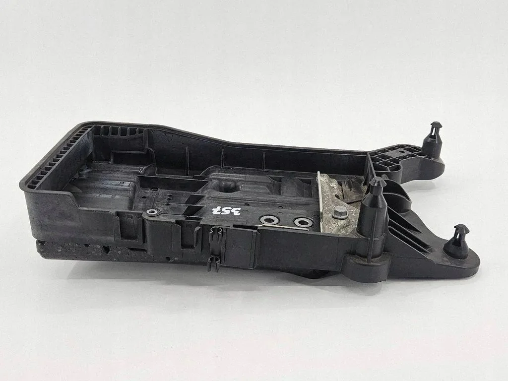 Audi Q3 83A Batteriegehäuse 2.0 TFSI 5QF915325B image 4
