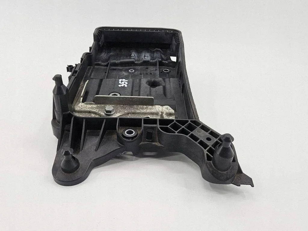 Audi Q3 83A Batteriegehäuse 2.0 TFSI 5QF915325B image 5