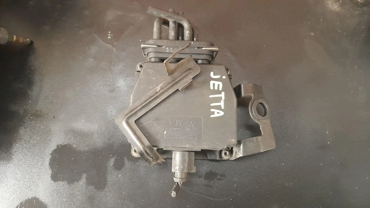 Válvula Magnética VW Jetta V 6Q0131075