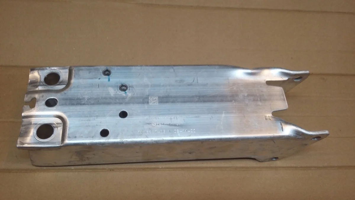 Zona de impacto izquierda BMW F39 F45 F48