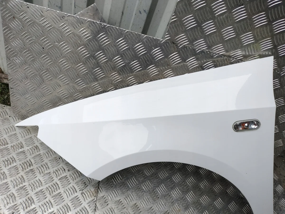 Aile avant gauche Seat Ibiza IV 6J (LB9A) image 3