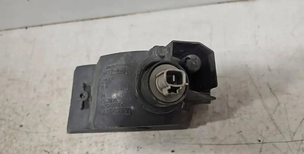 Farol de Nevoeiro Toyota RAV 4 (XA20) E139799 image 3