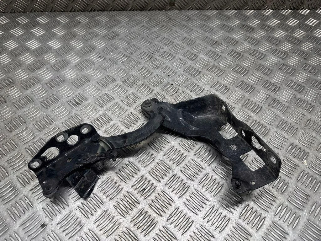 Dobradiça Capô Mercedes W213 A2138800228
