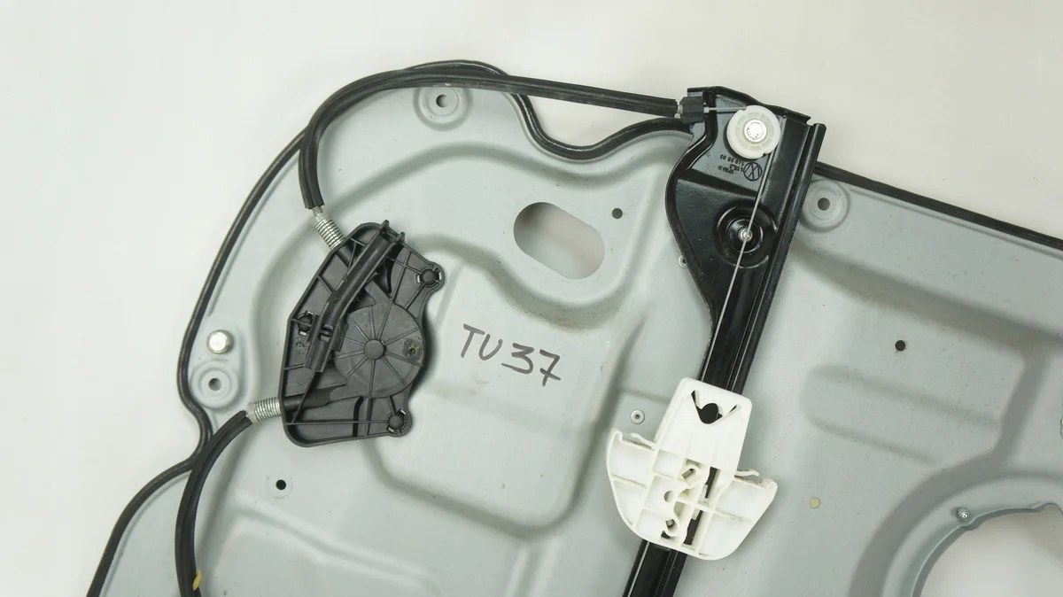 Raammotor links achter VW Touran 1T0839755E image 4