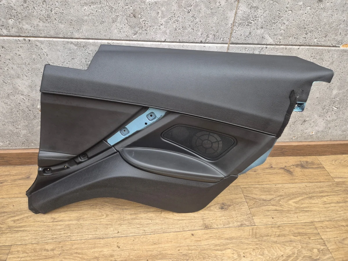 BMW M6 F13 höger bakdörrspanel i läder