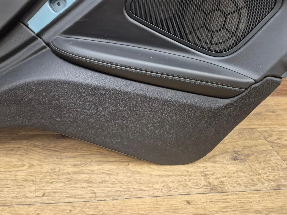 BMW M6 F13 takapaneeli, nahka, OEM 8056154 image 8