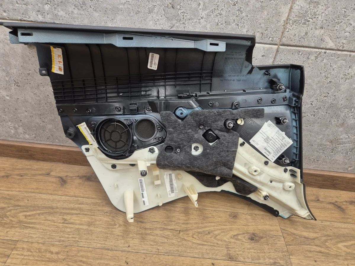 BMW M6 F13 takapaneeli, nahka, OEM 8056154 image 9