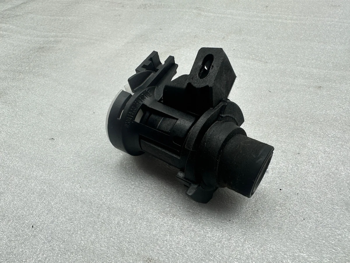 Fechadura Porta-Malas Mercedes-Benz C W205 A204750061 image 3