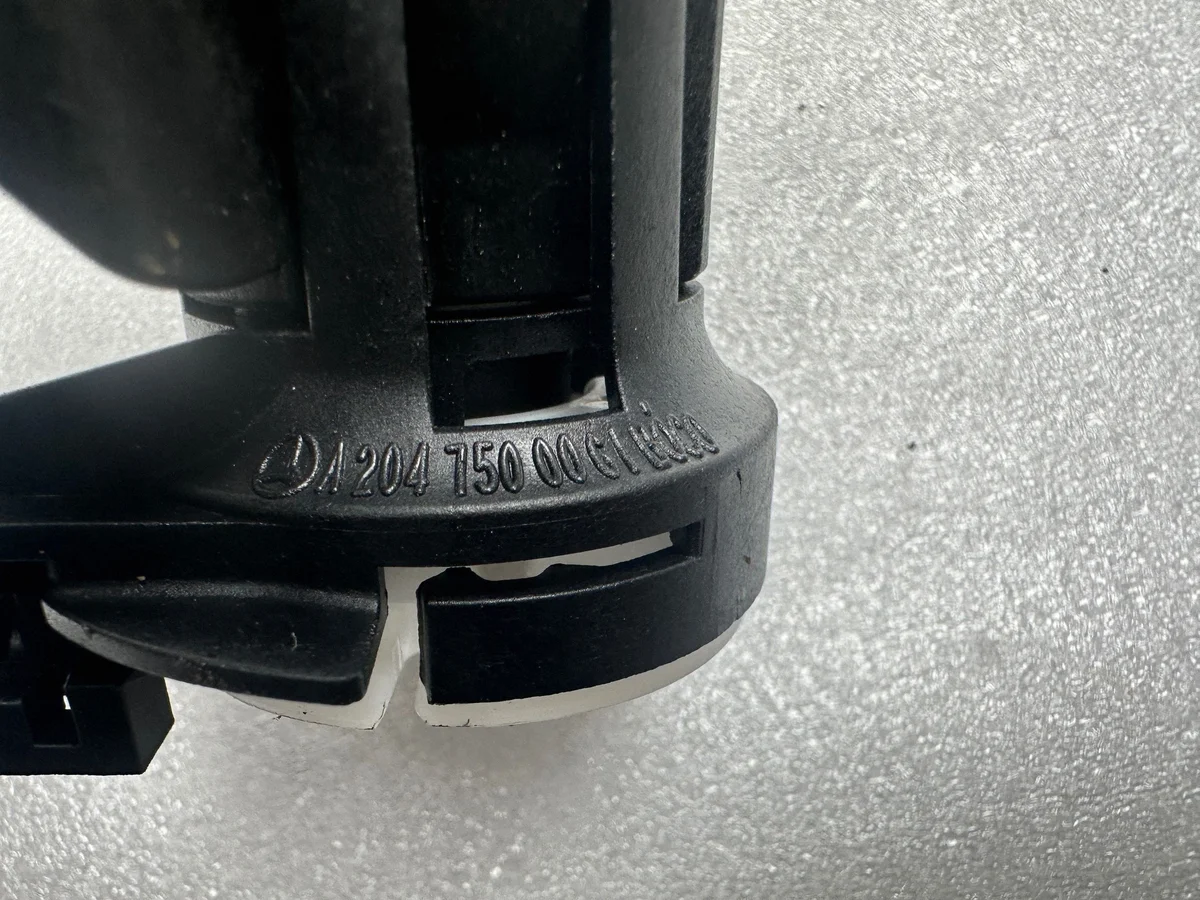 Fechadura Porta-Malas Mercedes-Benz C W205 A204750061 image 4