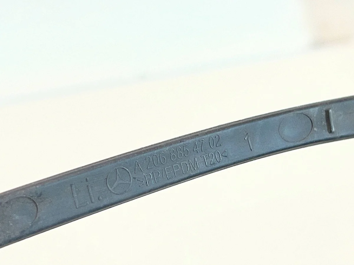 Stötfångarläpp Vänster Fram Mercedes C W206 image 3