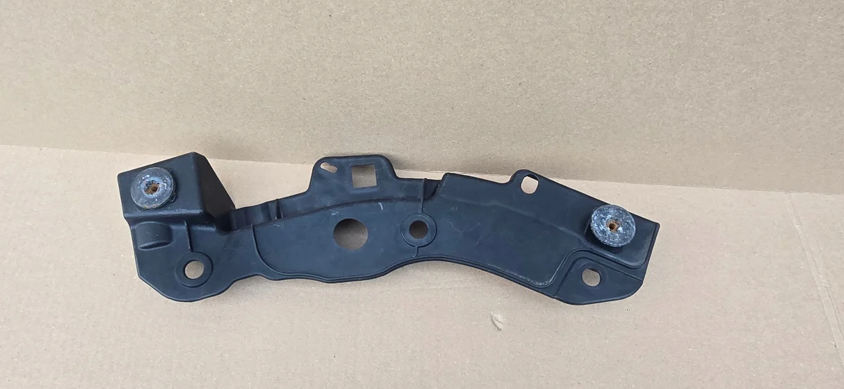 Alfa Romeo Stelvio Front Bumper Bracket Used