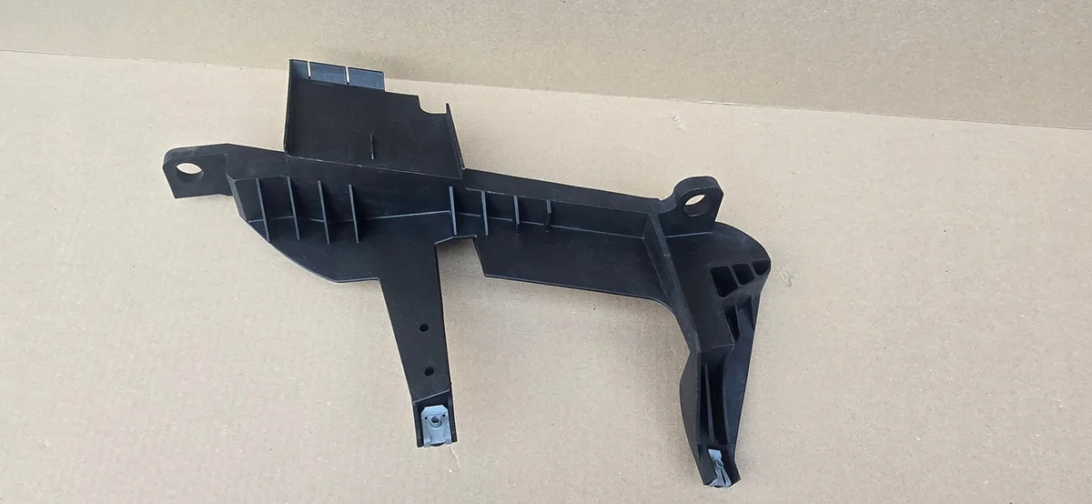 BMW X3 E83 Headlight Mount Bracket Left Used image 3