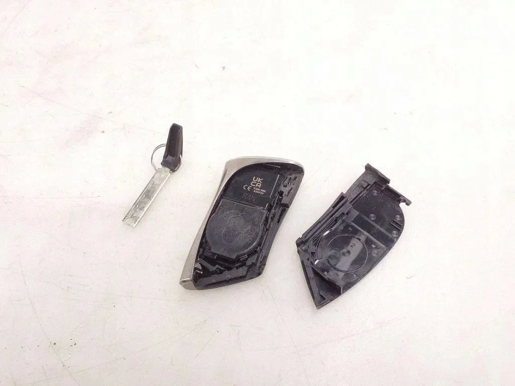 Lexus RX V 5 1L2 Nyckel B3S2P2U image 4
