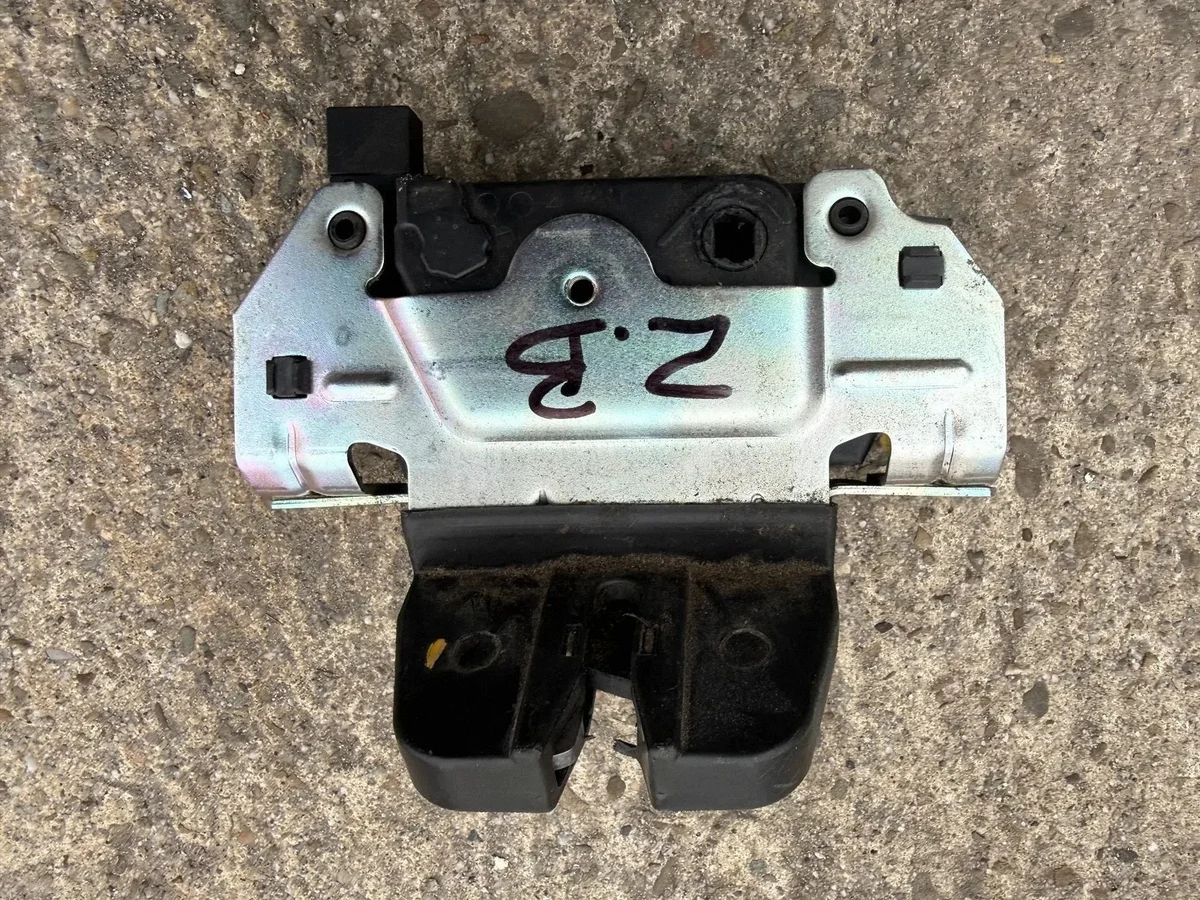Fechadura Porta-Malas Opel Zafira B 264971672