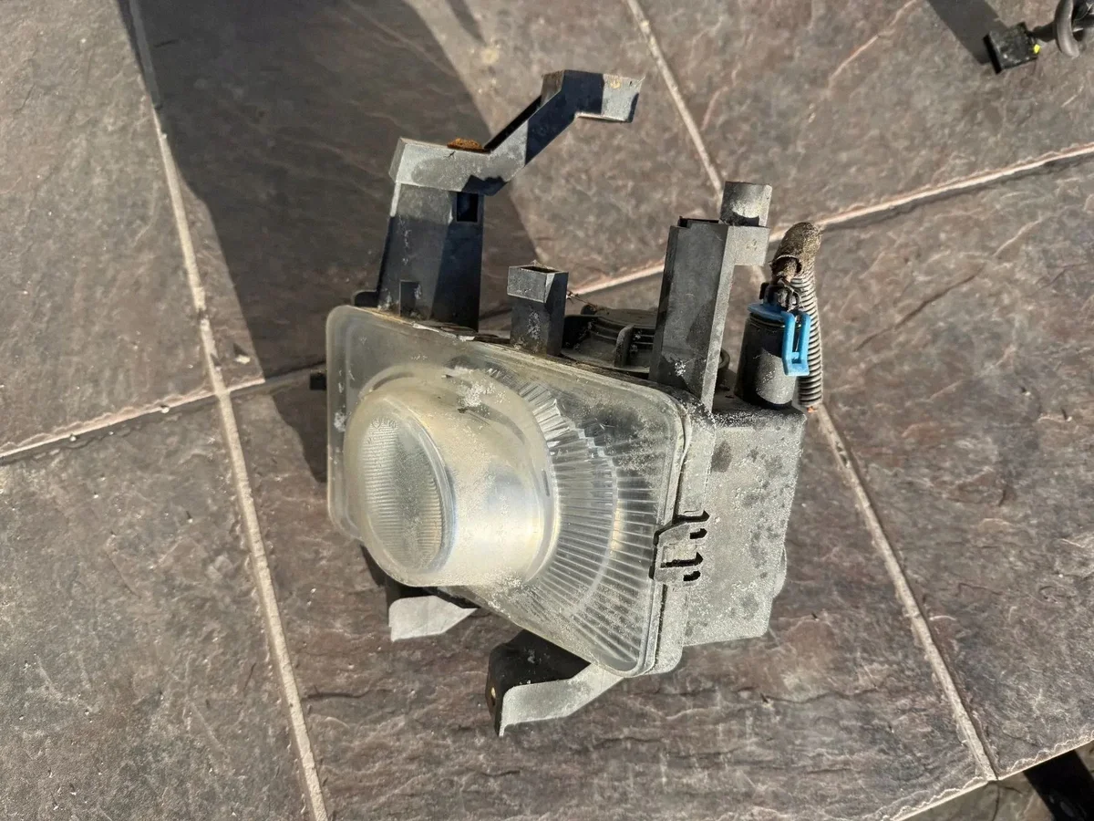 Opel Zafira 2006 Faro Antiniebla 24462134
