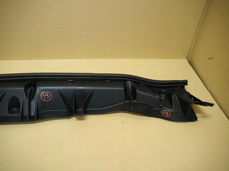 Renault 668107547R Lower Windshield Panel - Used image 3