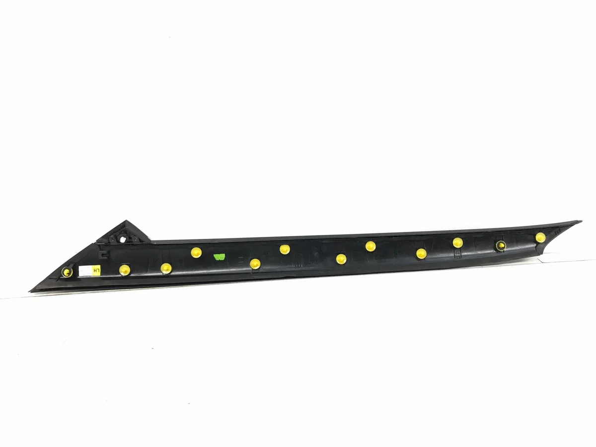 Front Windshield Trim Left Yaris Cross image 6