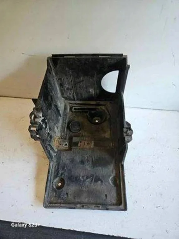 Base Bateria Volvo V50 G03M5110723 Usado