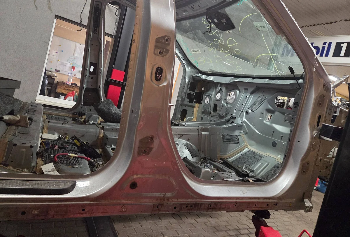 Höger tröskel Jeep Grand Cherokee WL 2021- USP3205